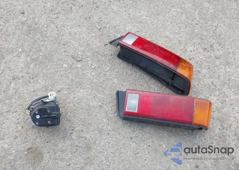 1988 Honda Civic z USA, uszkodzony, nr VIN JHMED6347JS021444